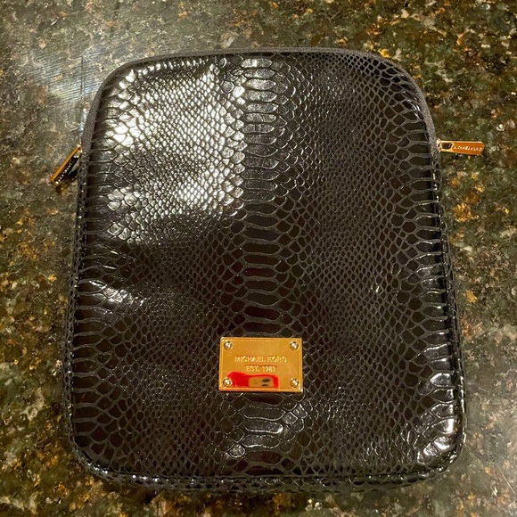 Michael Kors Black Leather Python/ Snakeskin IPad Padded Sleeve - Picture 1 of 4